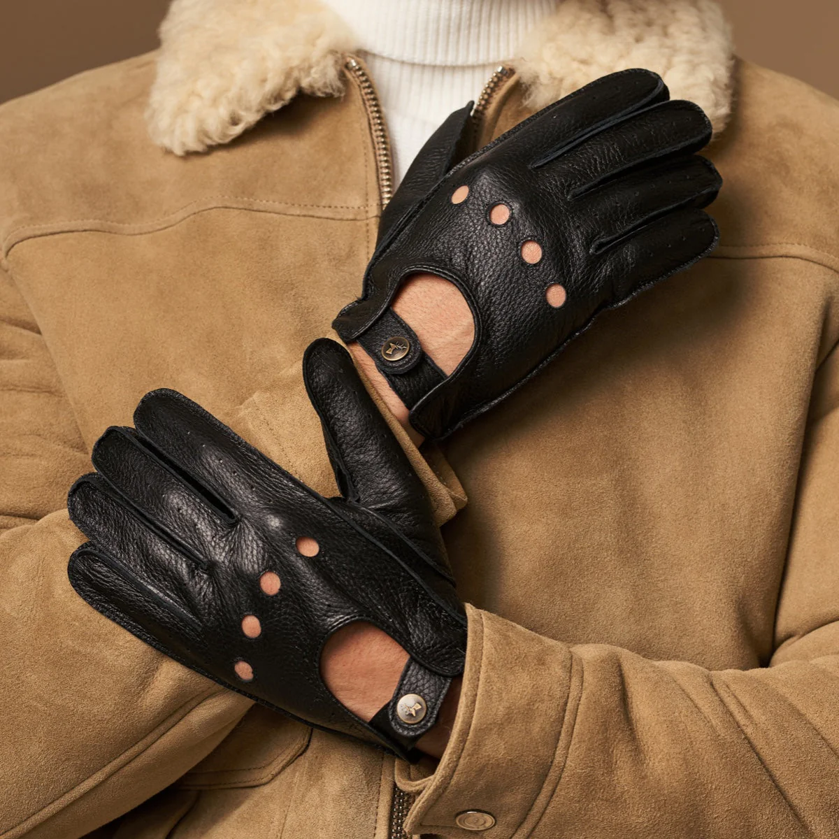 Austin (black) – Luxurious men's driving gloves made of American deerskin leather - Image 6