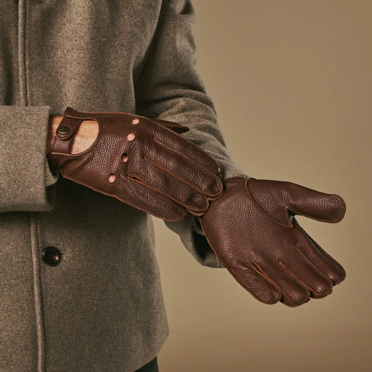 Austin (brown) – Luxurious men's driving gloves made of American deerskin leather - Image 6