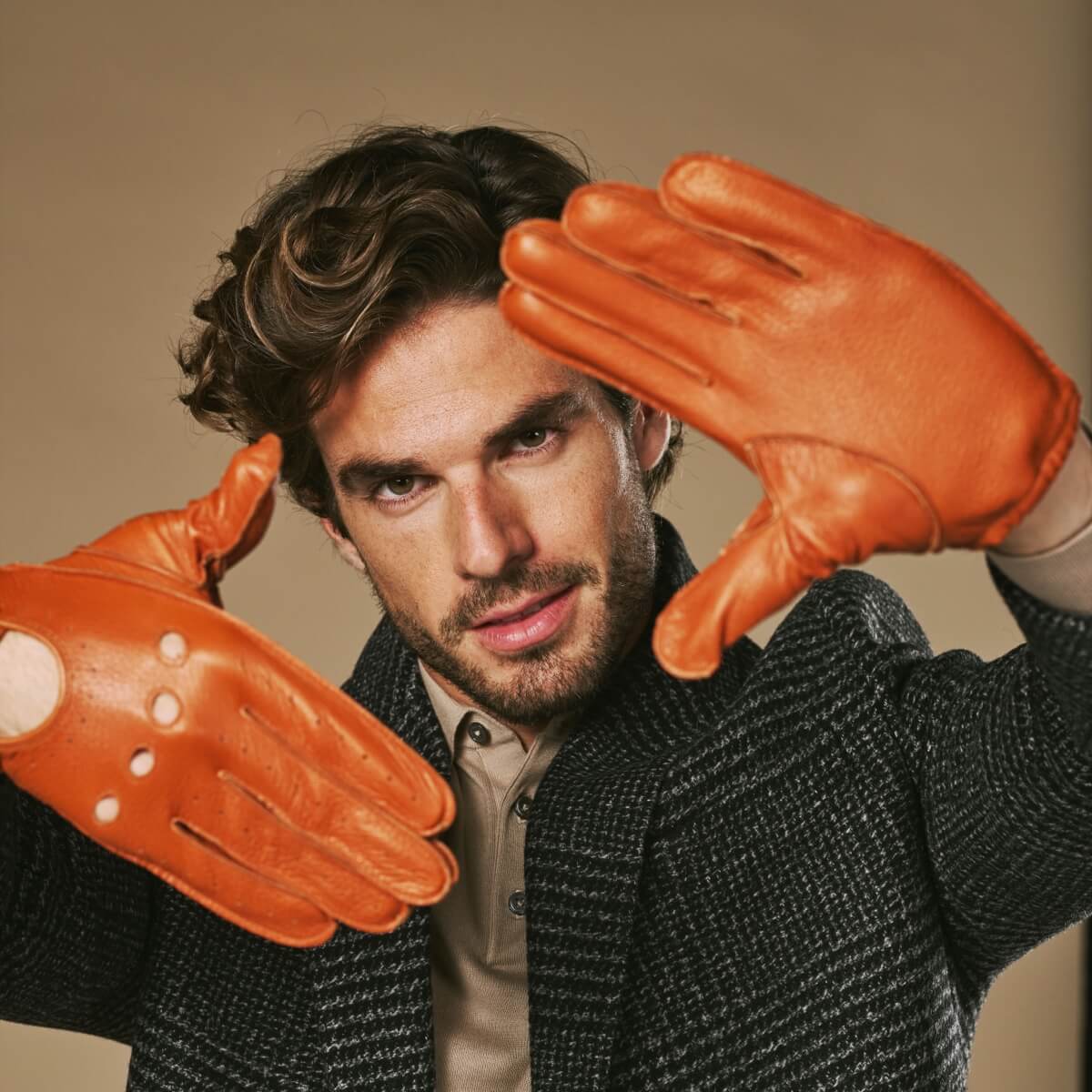 Austin (cognac) – Luxurious men's driving gloves made of American deerskin leather - Image 4