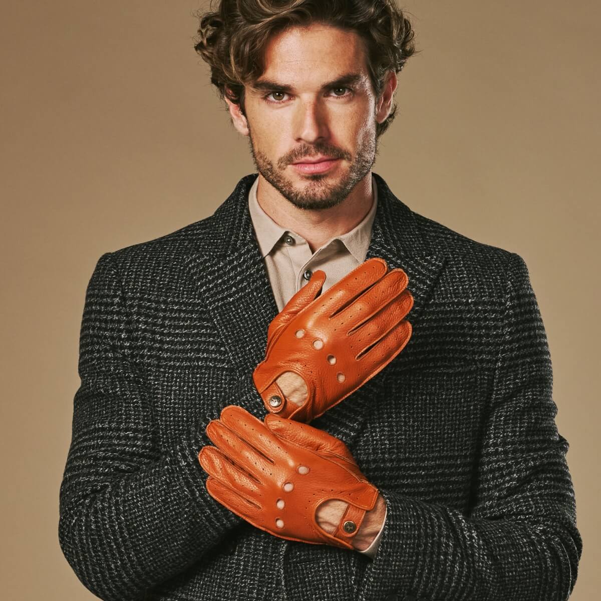 Austin (cognac) – Luxurious men's driving gloves made of American deerskin leather - Image 6