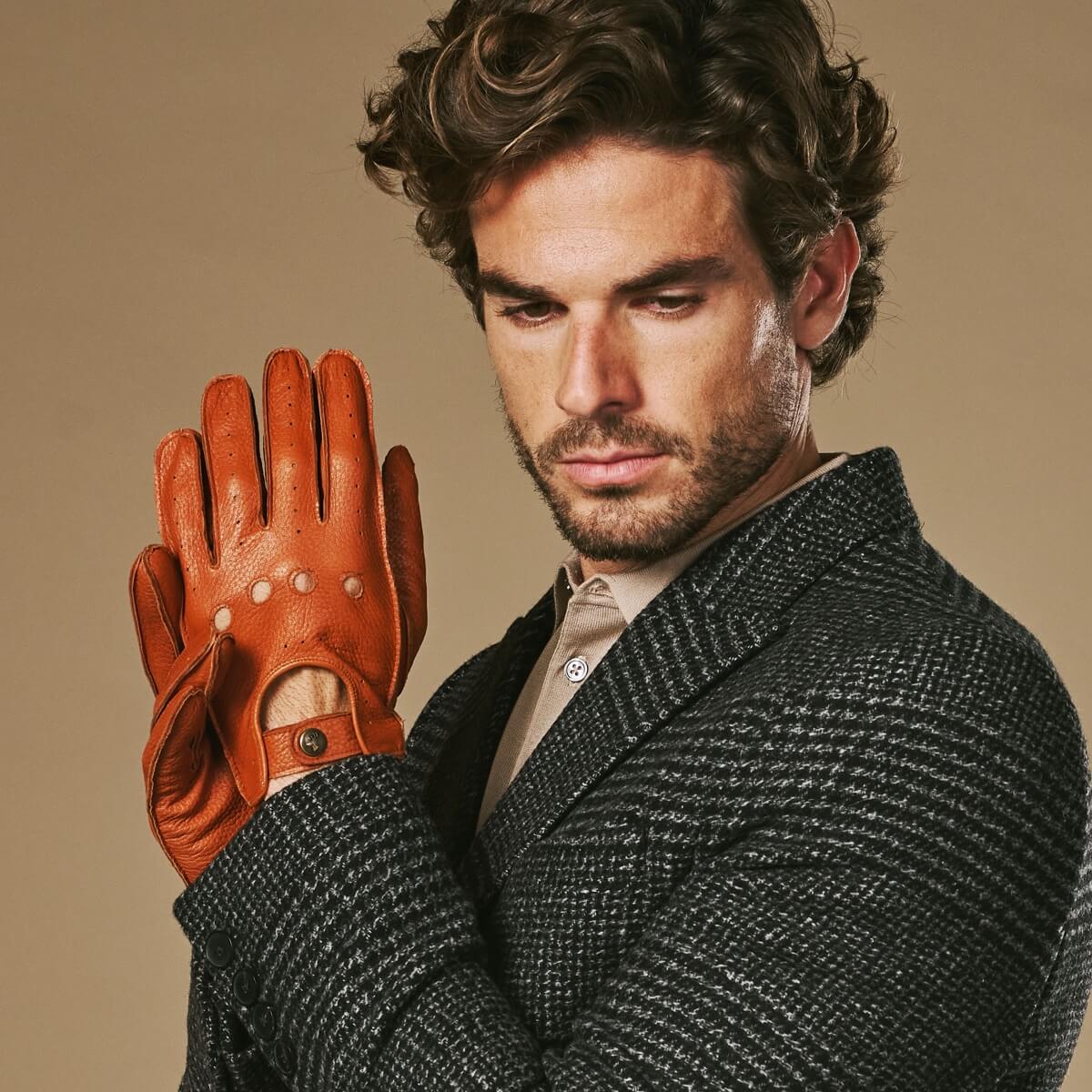 Austin (cognac) – Luxurious men's driving gloves made of American deerskin leather - Image 7