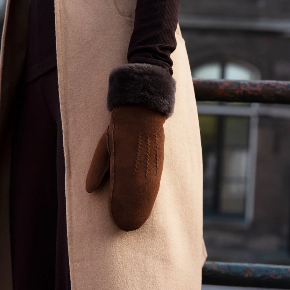 Beauvoire (brown) - Suede mittens with luxurious sheep fur lining - Image 7