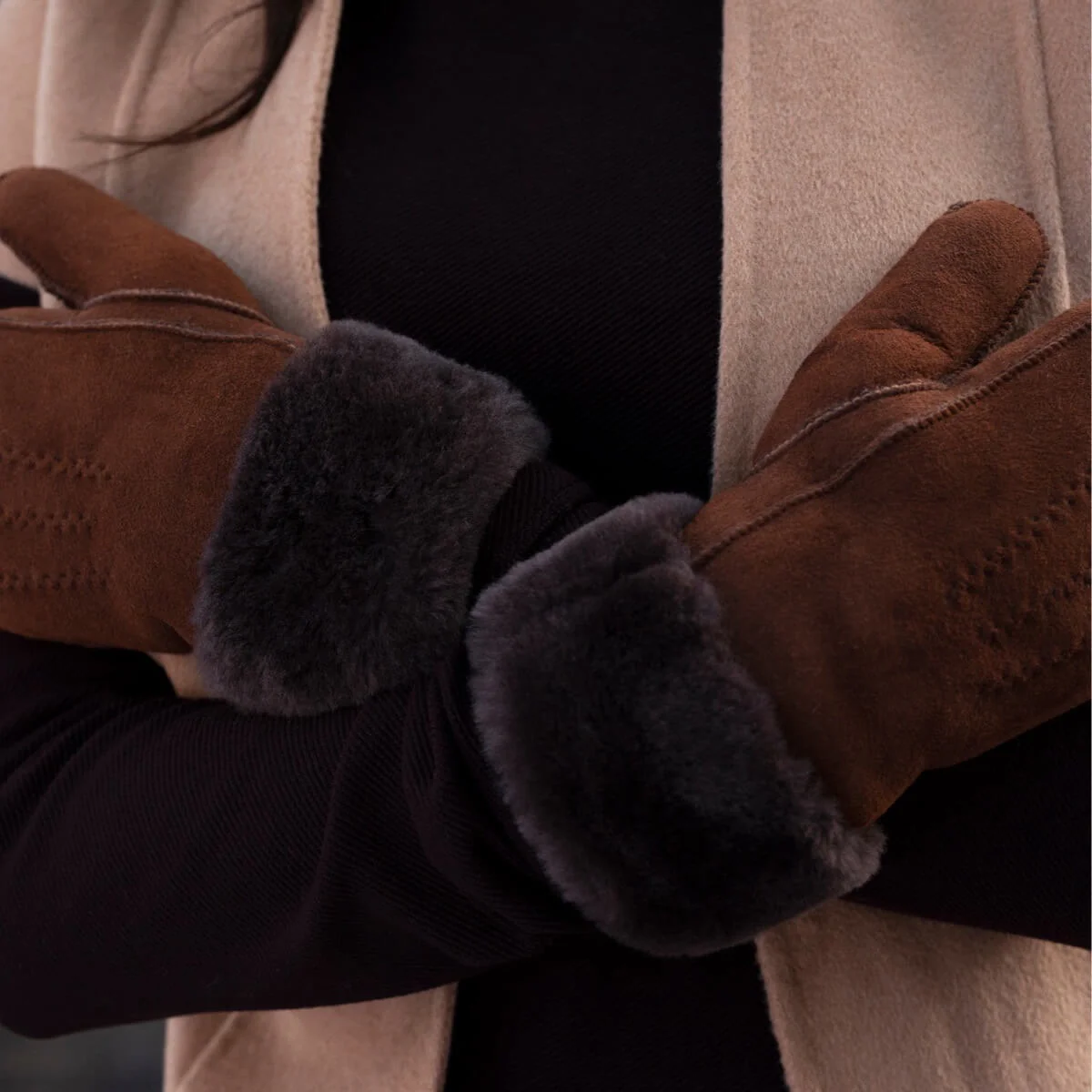 Beauvoire (brown) - Suede mittens with luxurious sheep fur lining - Image 9