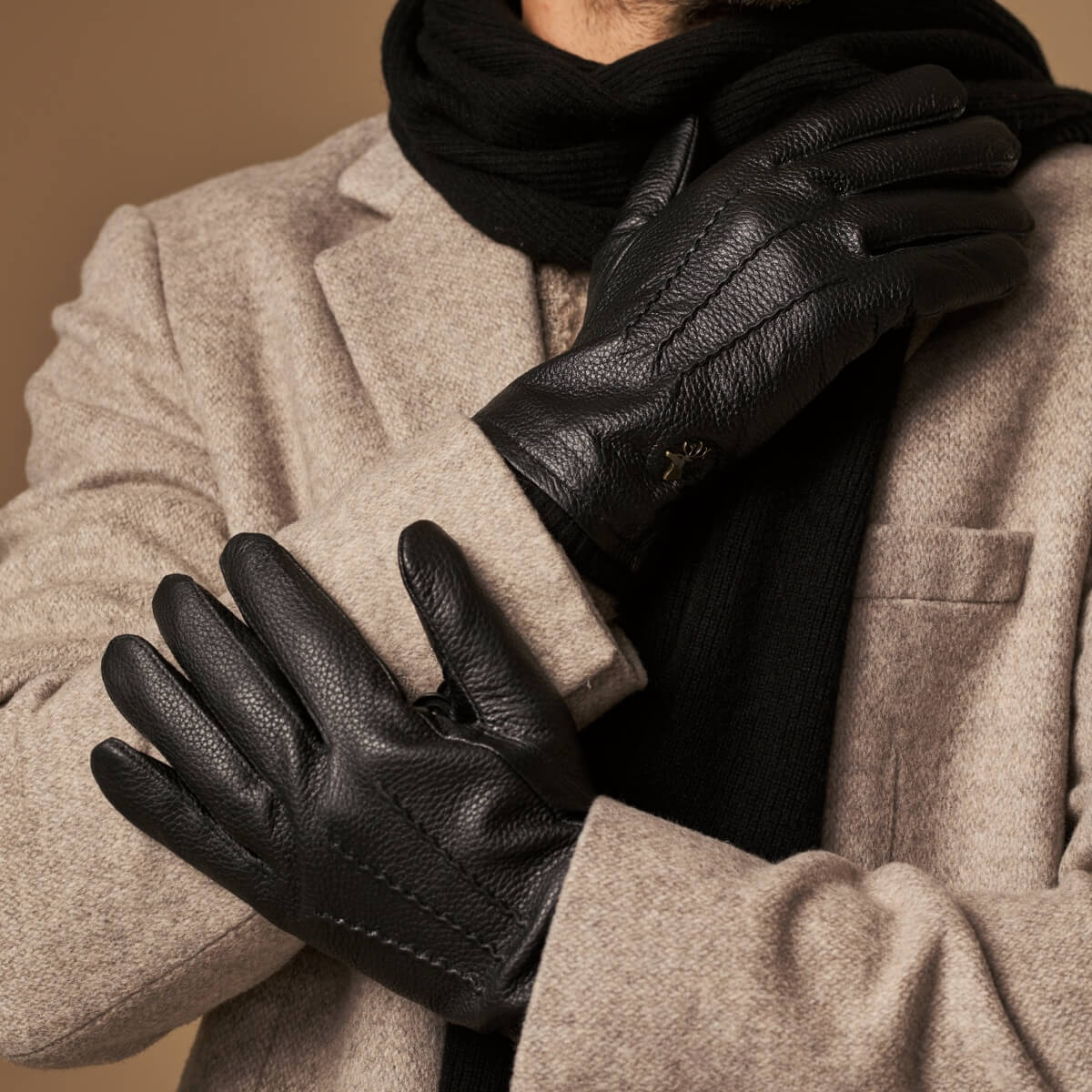 Columbus (black) – Luxurious deerskin (American deerskin) leather gloves with warm wool lining - Image 11
