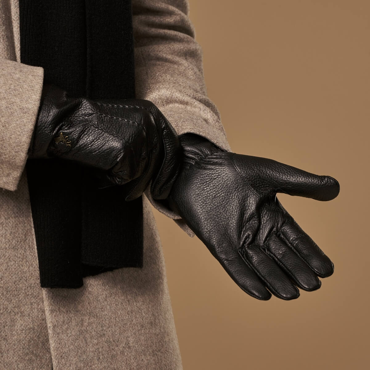 Columbus (black) – Luxurious deerskin (American deerskin) leather gloves with warm wool lining - Image 9
