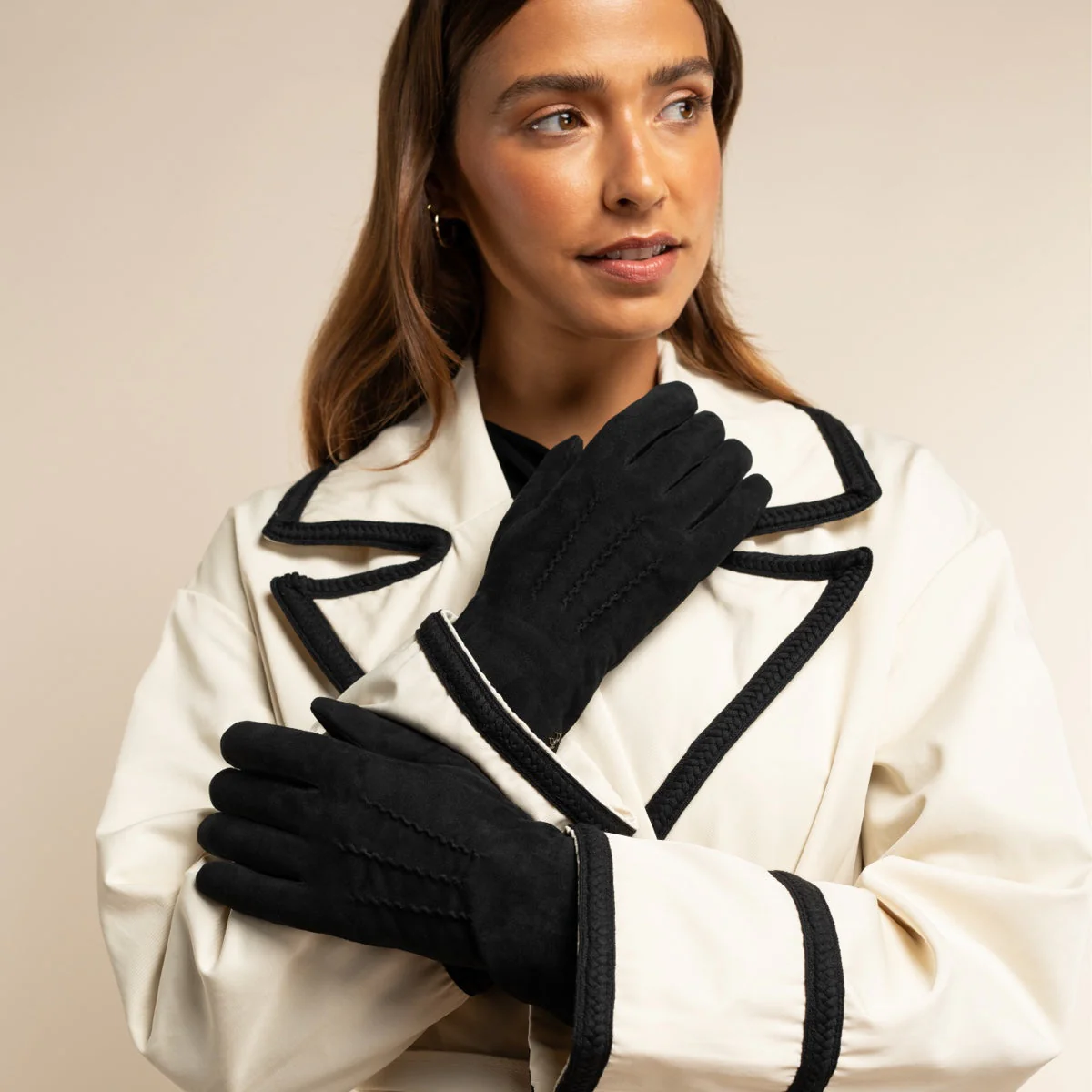 Elizabeth (black) - Suede leather gloves with warm faux fur lining - Image 8