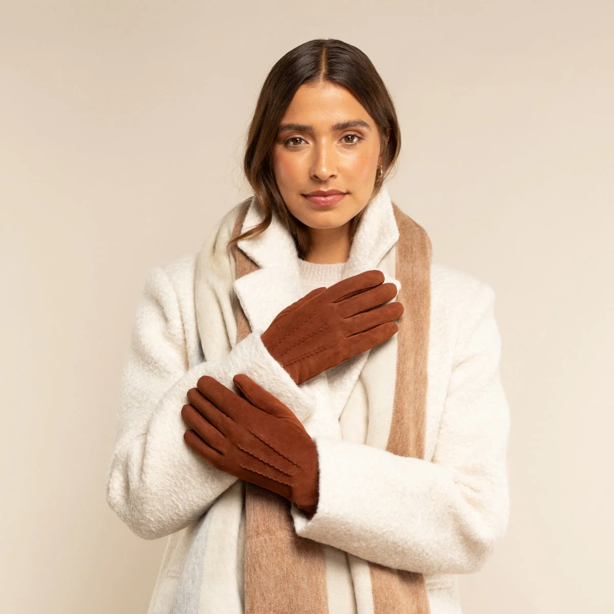 Elizabeth (brown) - Suede leather gloves with warm faux fur lining - Image 8