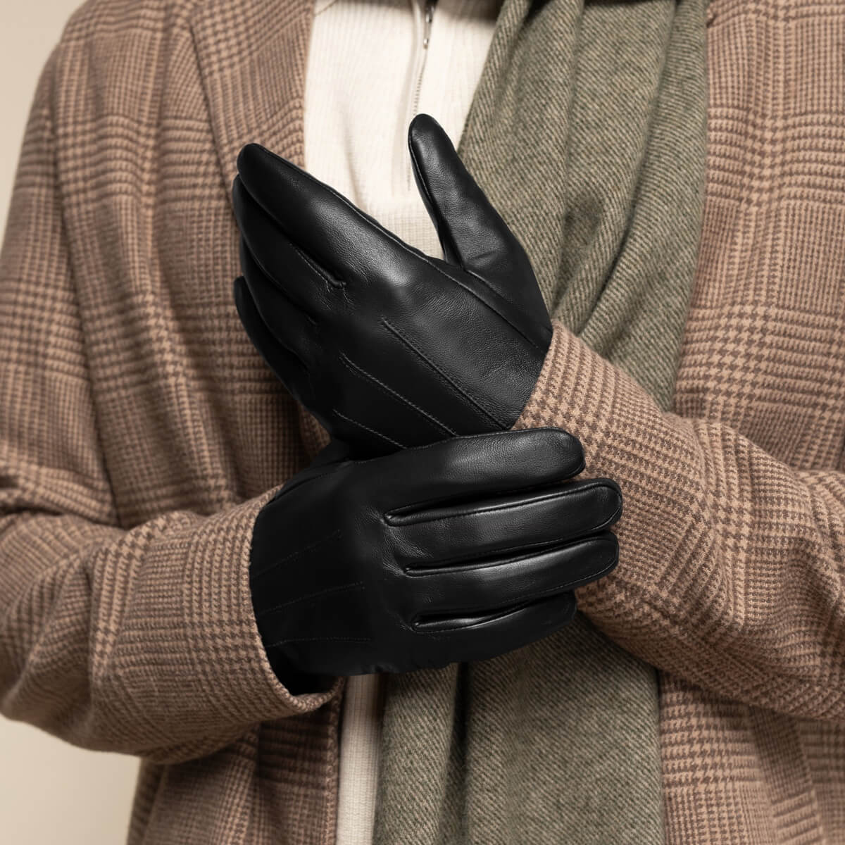 Jake (black) - Sheepskin gloves with warm fleece lining & touchscreen feature - Image 8