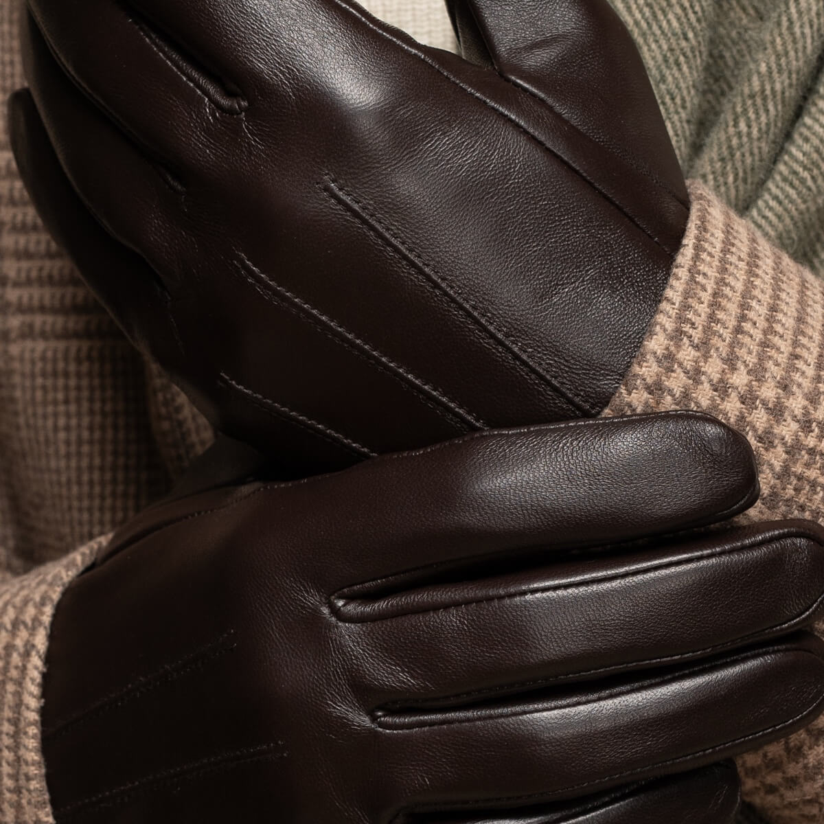Jake (dark brown) - Sheepskin gloves with warm fleece lining & touchscreen feature - Image 11