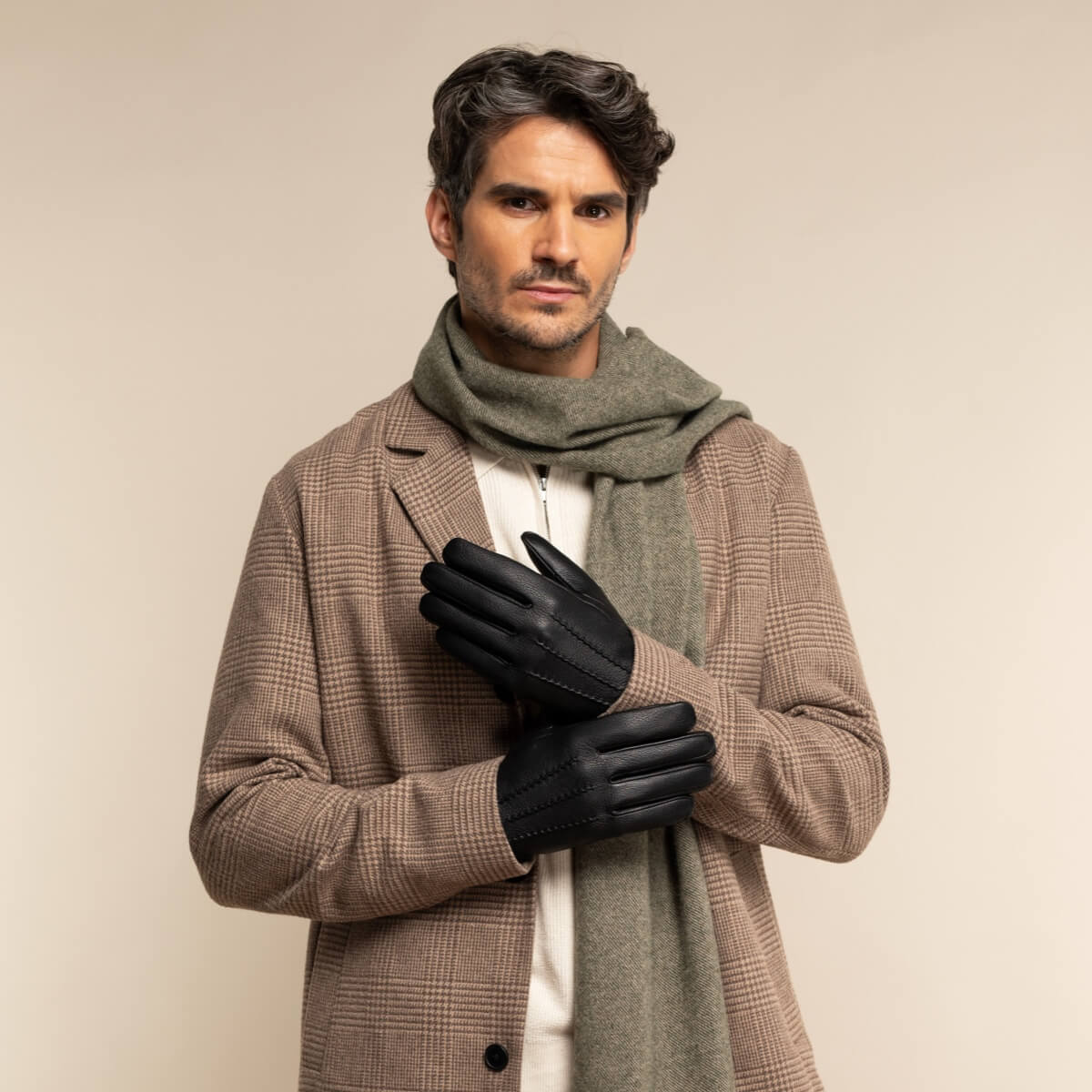 Jaxon (black) - Goatskin leather gloves with luxurious faux fur lining & touchscreen feature - Image 6