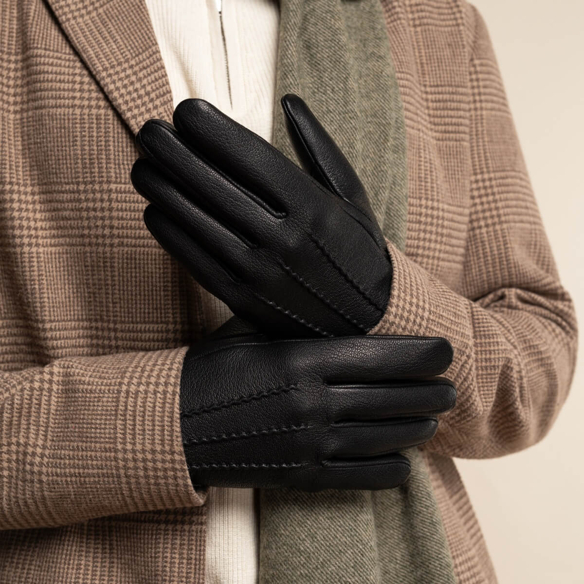Jaxon (black) - Goatskin leather gloves with luxurious faux fur lining & touchscreen feature - Image 9
