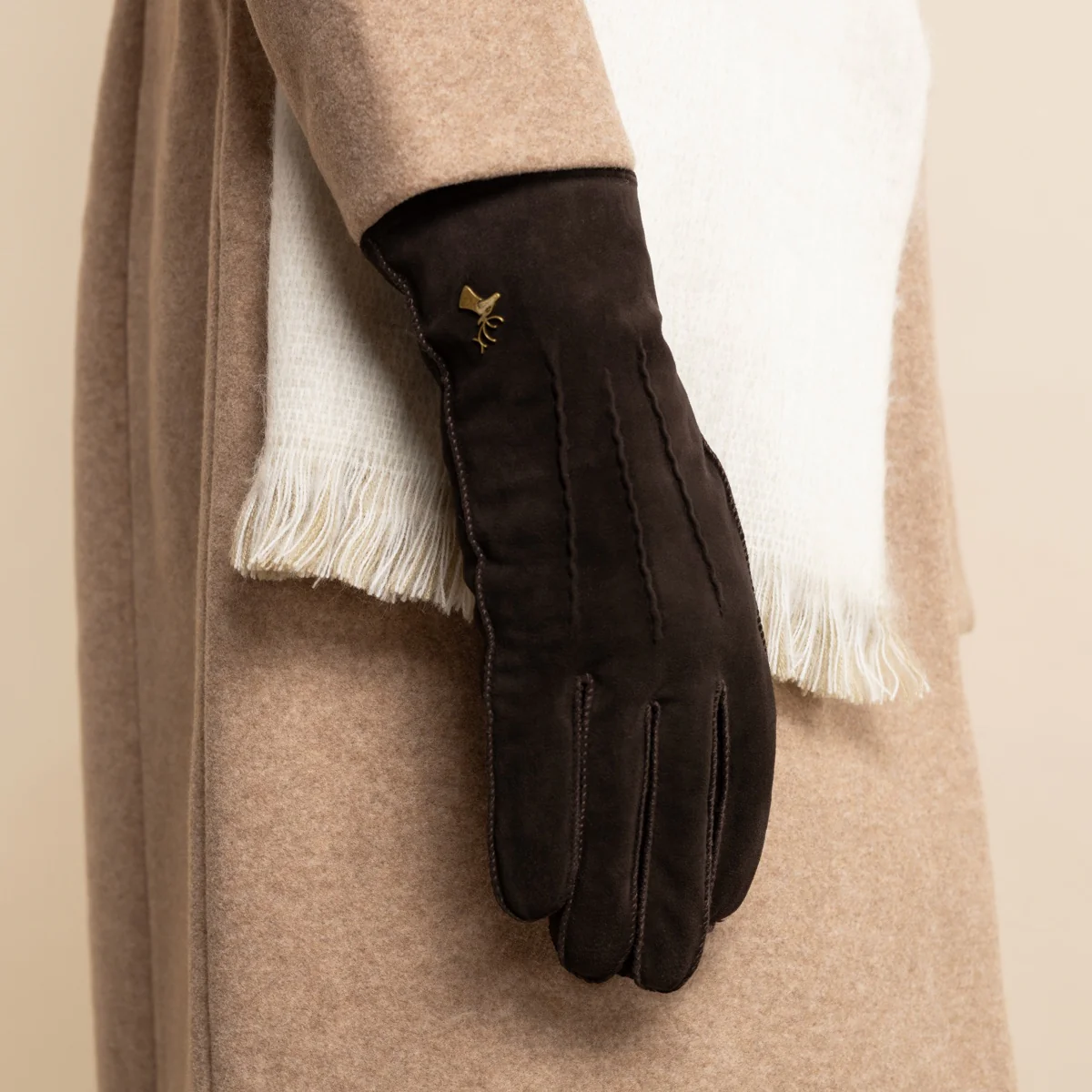 Josie (brown) - Suede goatskin leather gloves with luxurious sheep fur lining - Image 9