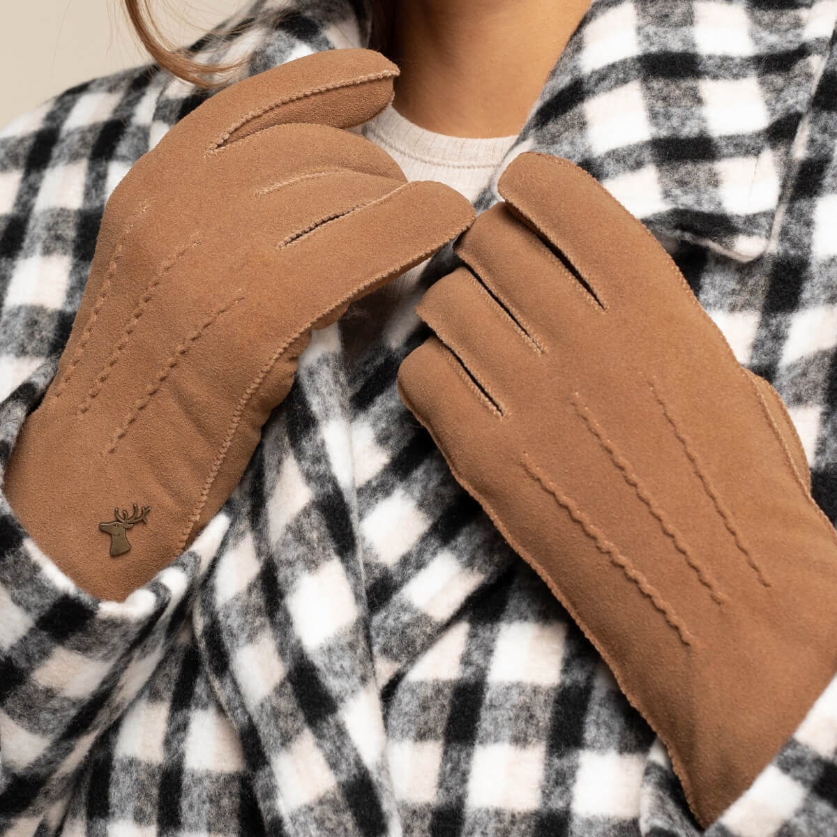 Josie (camel) - Suede goatskin leather gloves with luxurious sheep fur lining - Image 10