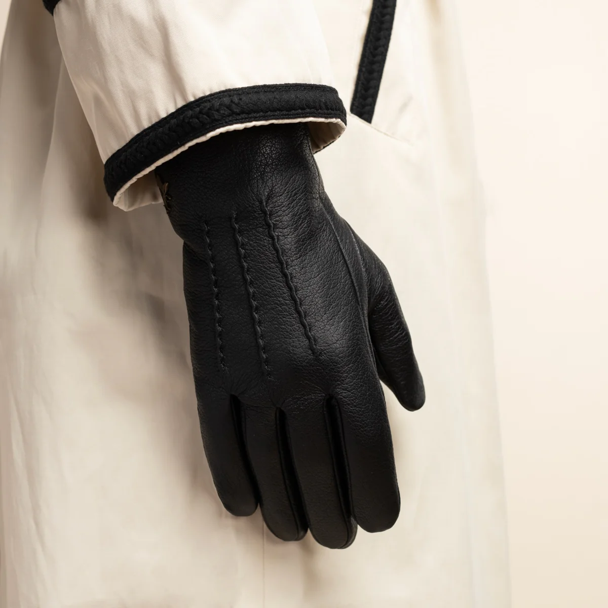 Julia (black) - Goatskin leather gloves with luxury faux fur lining & touchscreen feature - Image 6