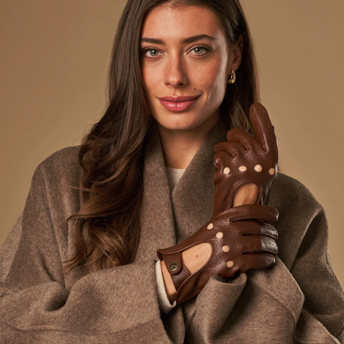 Marley (brown) – Luxurious women's driving gloves made of American deerskin leather - Image 9