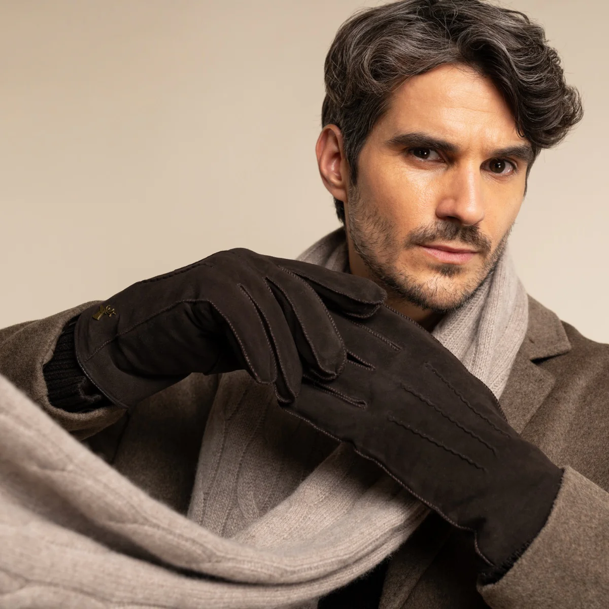 Matthew (brown) - Suede goatskin leather gloves with luxurious sheep fur lining - Image 12