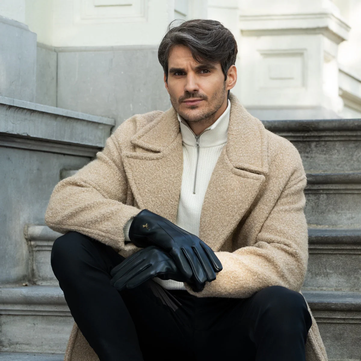 Musk (black) - Vegan leather gloves with fleece lining & touchscreen feature - Image 7