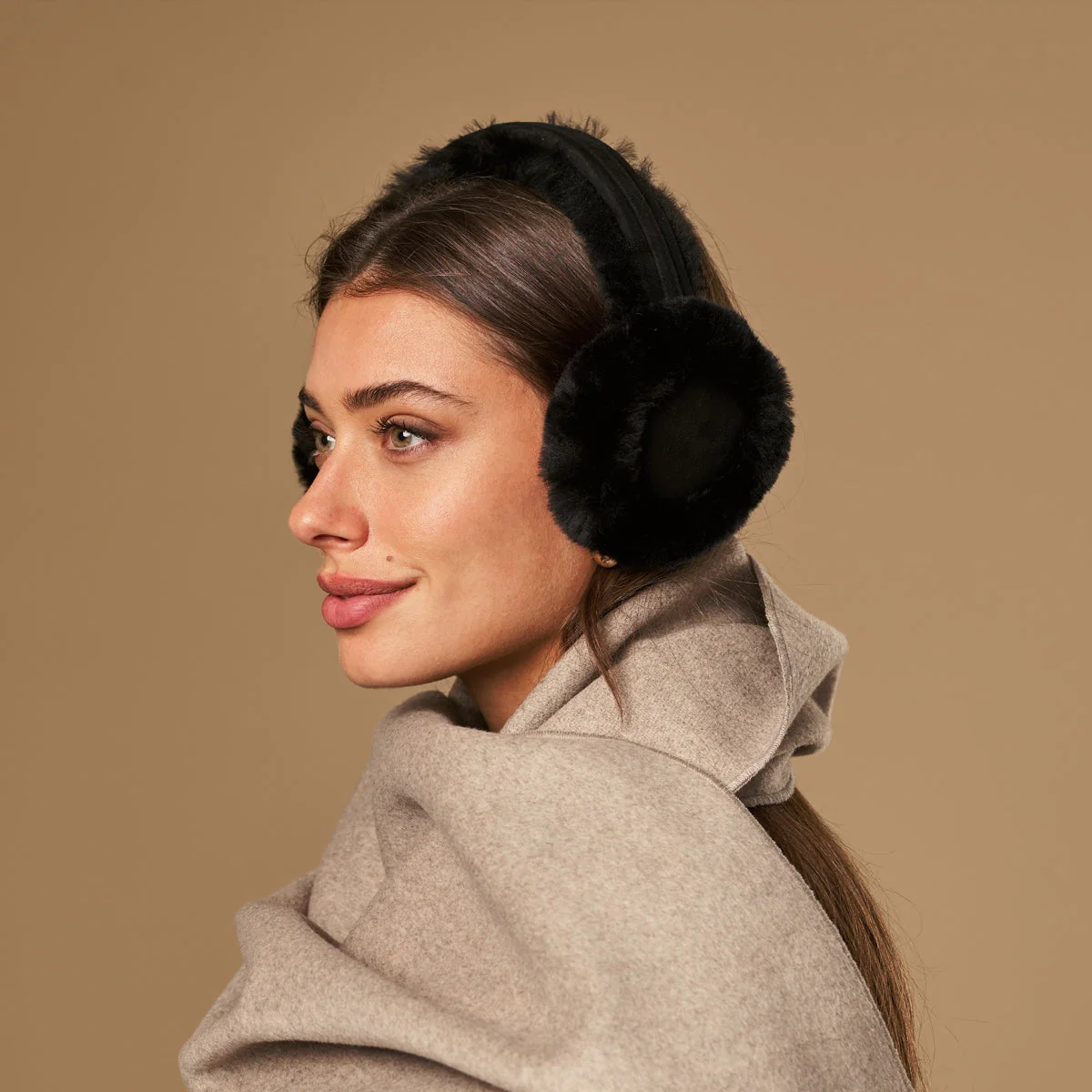 Nathaly (black) – Warm and stylish earmuffs from natural sheepskin and suede - Image 5