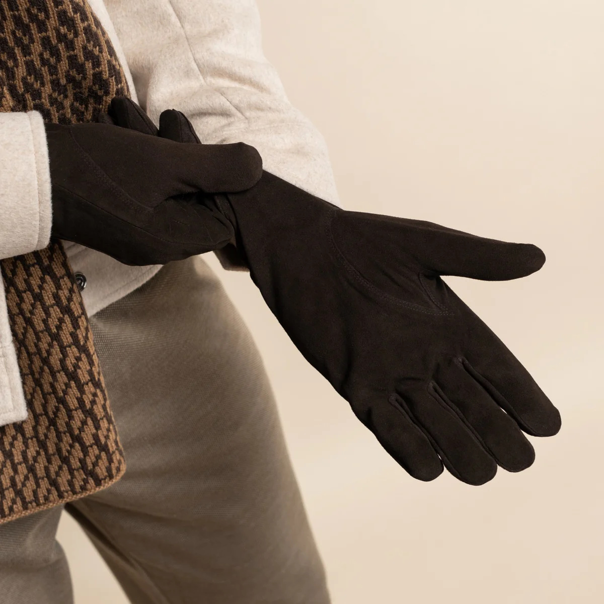 Rex (brown) - Suede goatskin leather gloves with luxurious wool/cashmere lining - Image 12