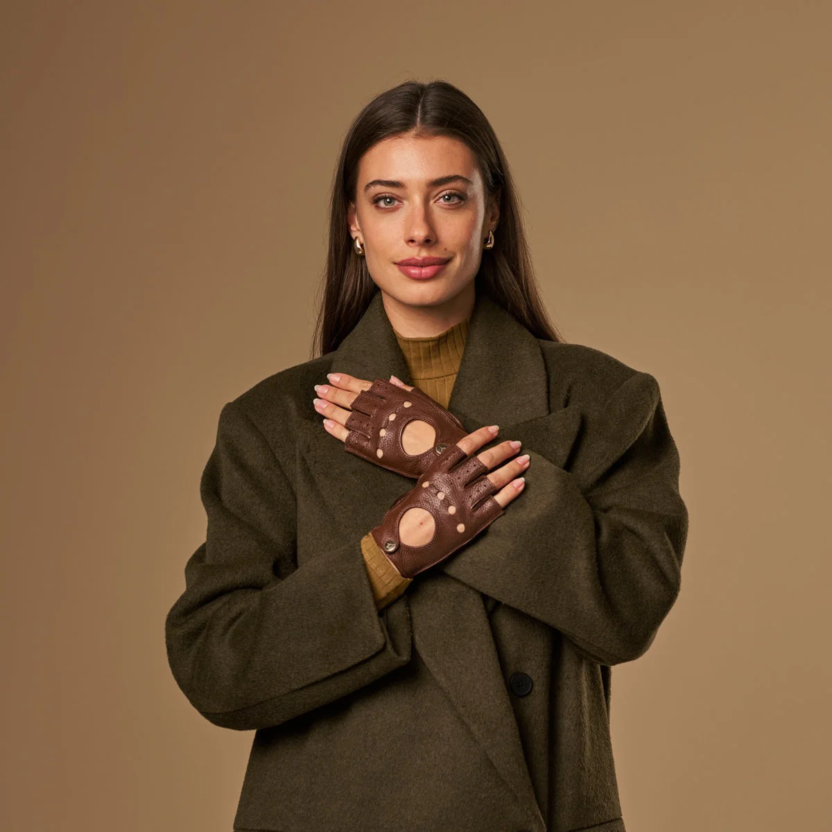 Robyn (brown) – Luxurious women's fingerless driving gloves made of American deerskin leather - Image 7