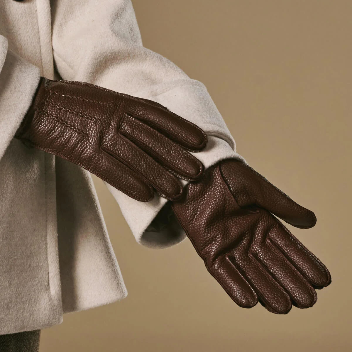Sienna (brown) – Luxurious American deerskin leather gloves with pure cashmere lining - Image 8