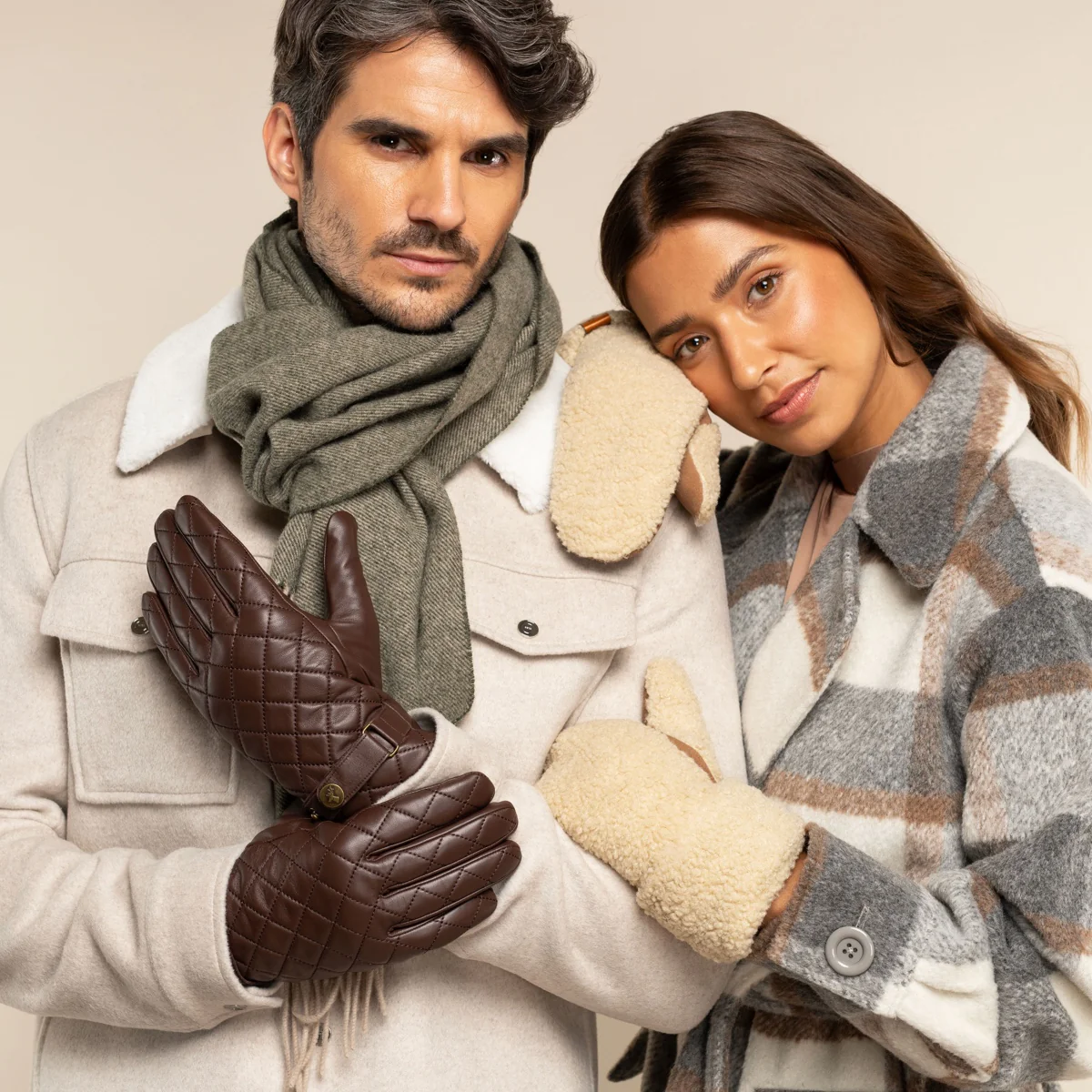 Sophia (beige) - Suede teddy mittens with warm faux fur lining - Image 14