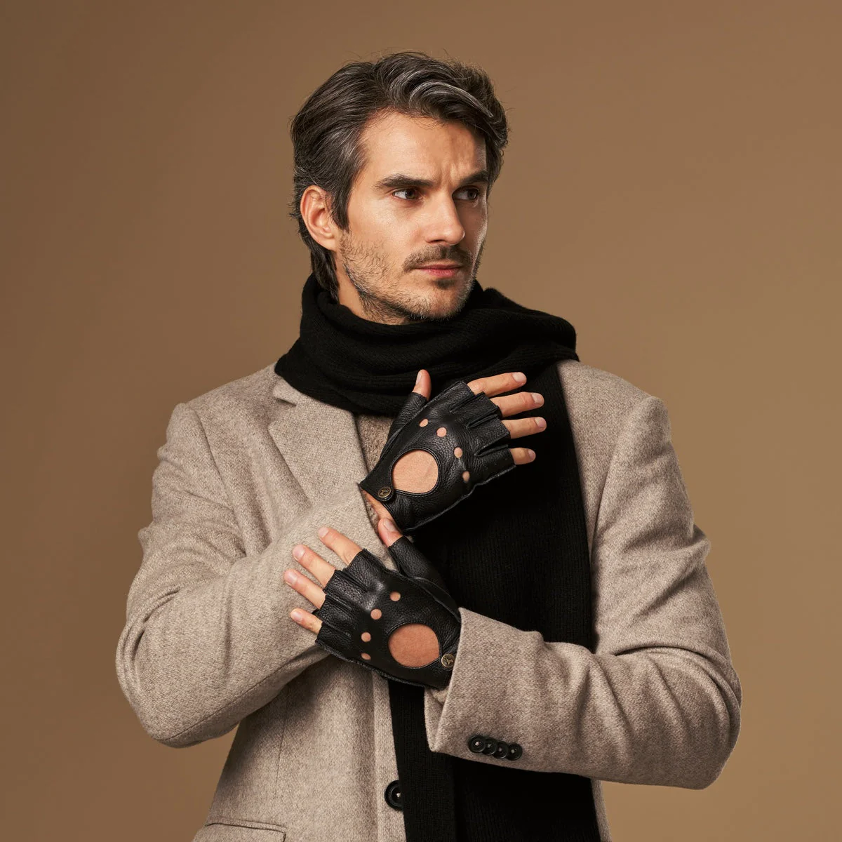 Zane (black) – Luxurious men's fingerless driving gloves made of American deerskin leather - Image 4