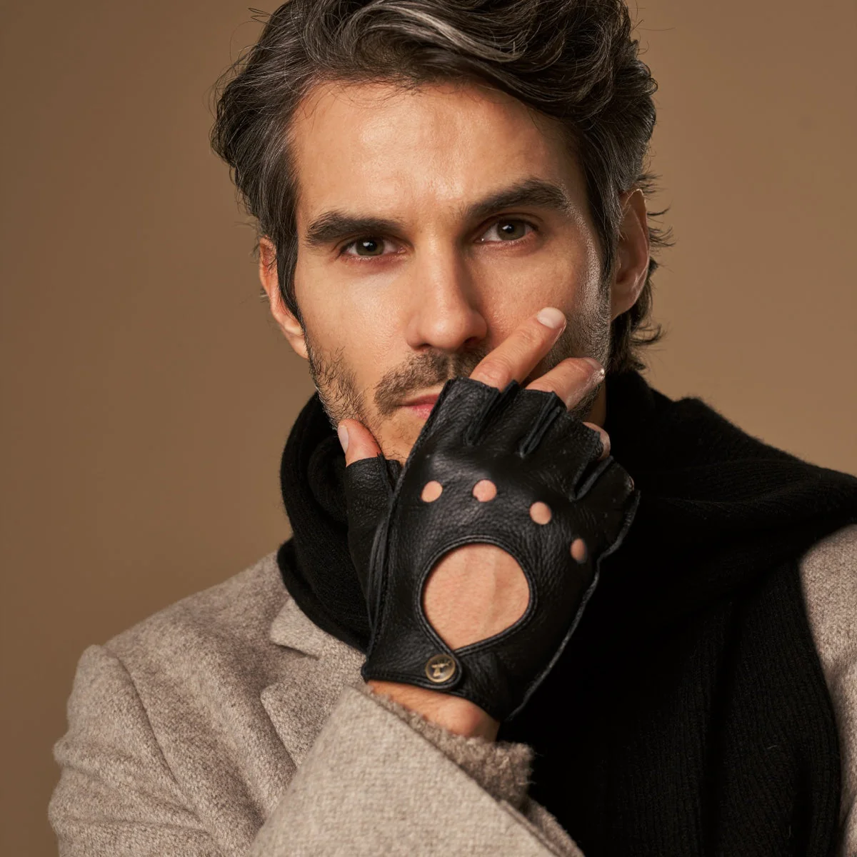 Zane (black) – Luxurious men's fingerless driving gloves made of American deerskin leather - Image 9